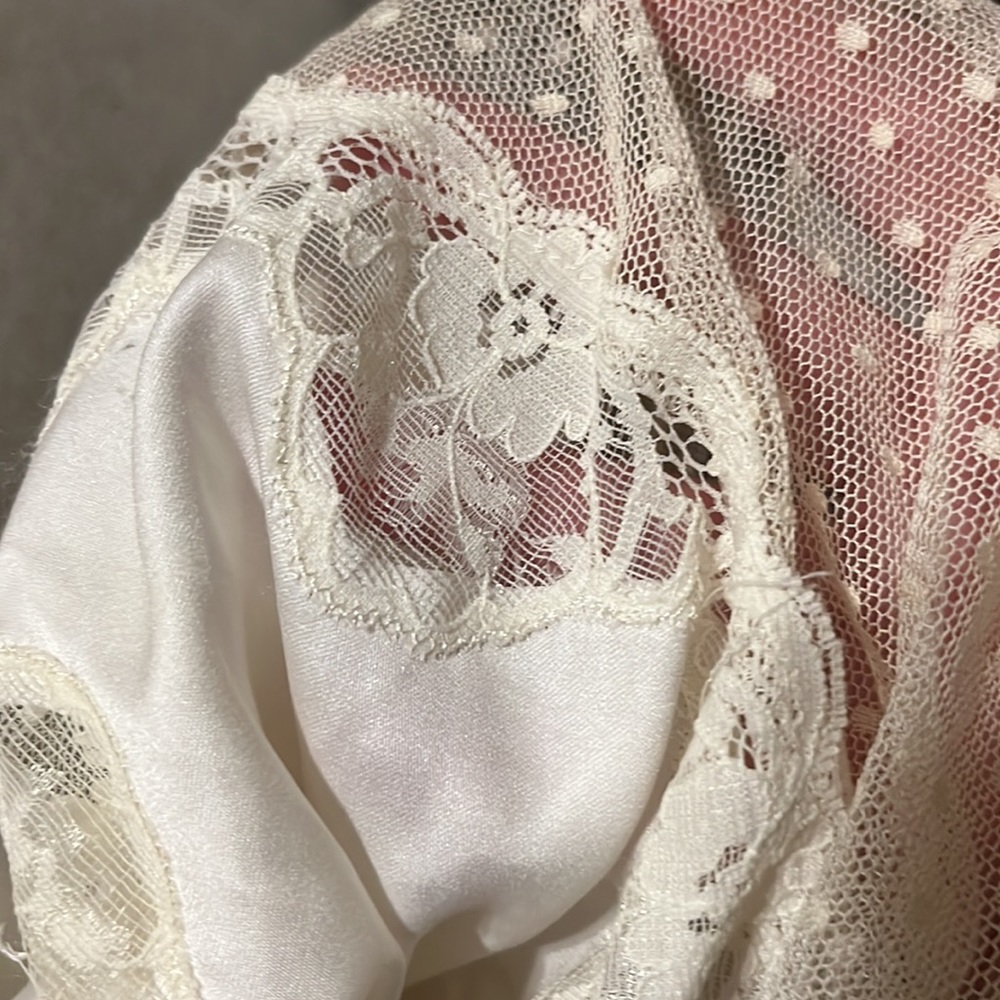 Vintage Beth Lingerie Nightgown. - Picture 12 of 16